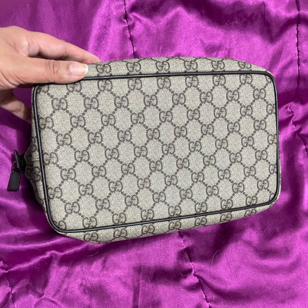 Gucci GG Supreme Tick Makeup/Toiletry Bag - Picture 9 of 17